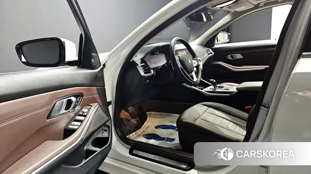 BMW 3 Series (G20) 2021 Белый из Кореи, фото 3