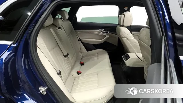 Audi e-Tron 2020 Синий из Кореи, фото 3