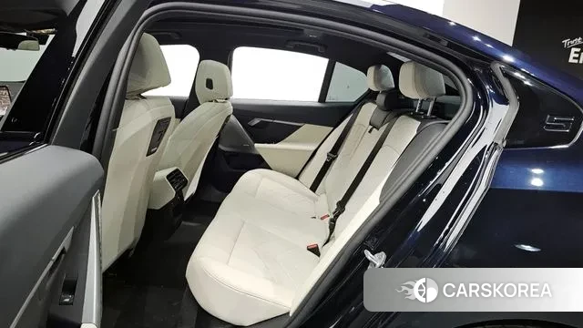 BMW 5 Series (G60) 2025 Синий из Кореи, фото 3