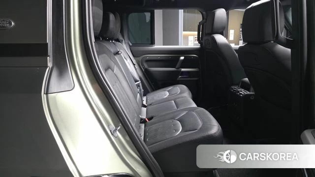 Land Rover Defender (L663) 2021 Зеленый из Кореи, фото 3