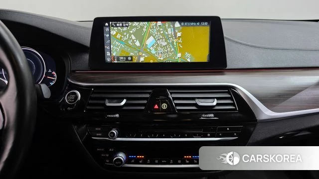 BMW 5 Series (G30) 2018 Черный из Кореи, фото 3
