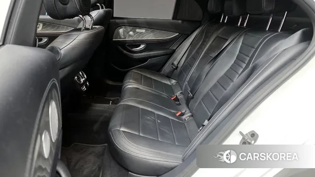 Mercedes-Benz E-Class W213 2021 Белый из Кореи, фото 3