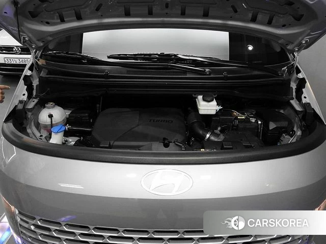 Hyundai Staria 2025 Серебряный из Кореи, фото 3