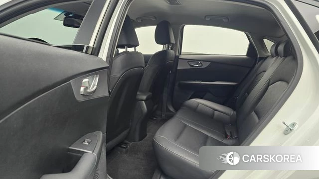 Kia The New K3 2nd generation 2021 Белый из Кореи, фото 3