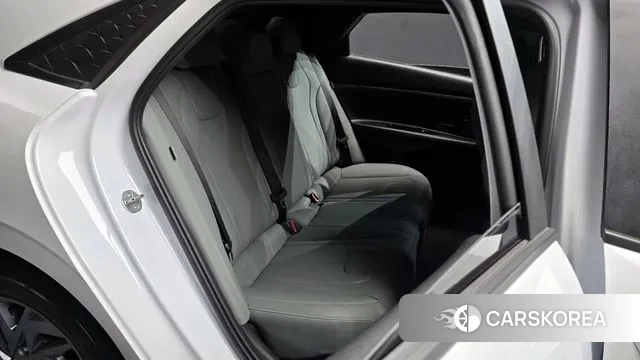 Hyundai The New Avante Hybrid (CN7) 2023 Белый из Кореи, фото 3