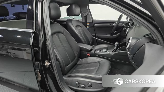 Audi New A3 2018 Черный из Кореи, фото 3