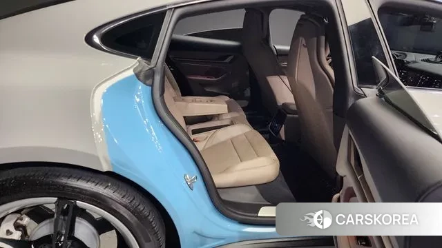 Porsche Taycan 2021 Серебристо-серый из Кореи, фото 3