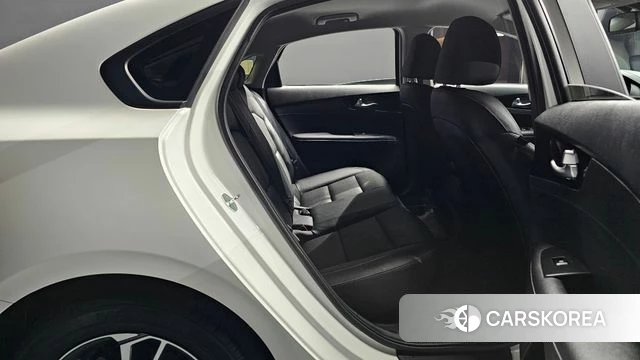 Kia The New K3 2nd generation 2022 Белый из Кореи, фото 3