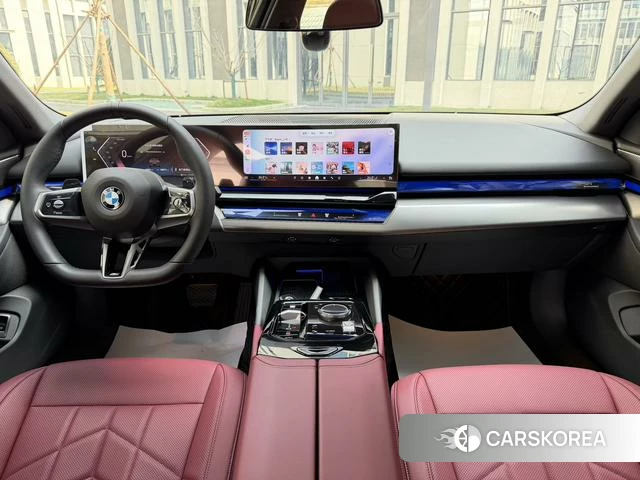 BMW 5 series 2025 Черный из Китая, фото 3