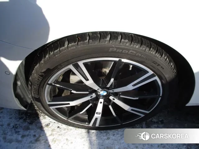 BMW 5 Series (G60) 2024 Белый из Кореи, фото 3