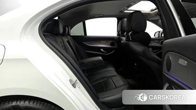 Mercedes-Benz E-Class W213 2018 Белый из Кореи, фото 3