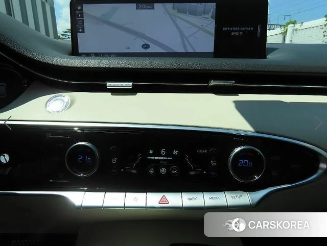 Genesis GV70 2023 Белый из Кореи, фото 3