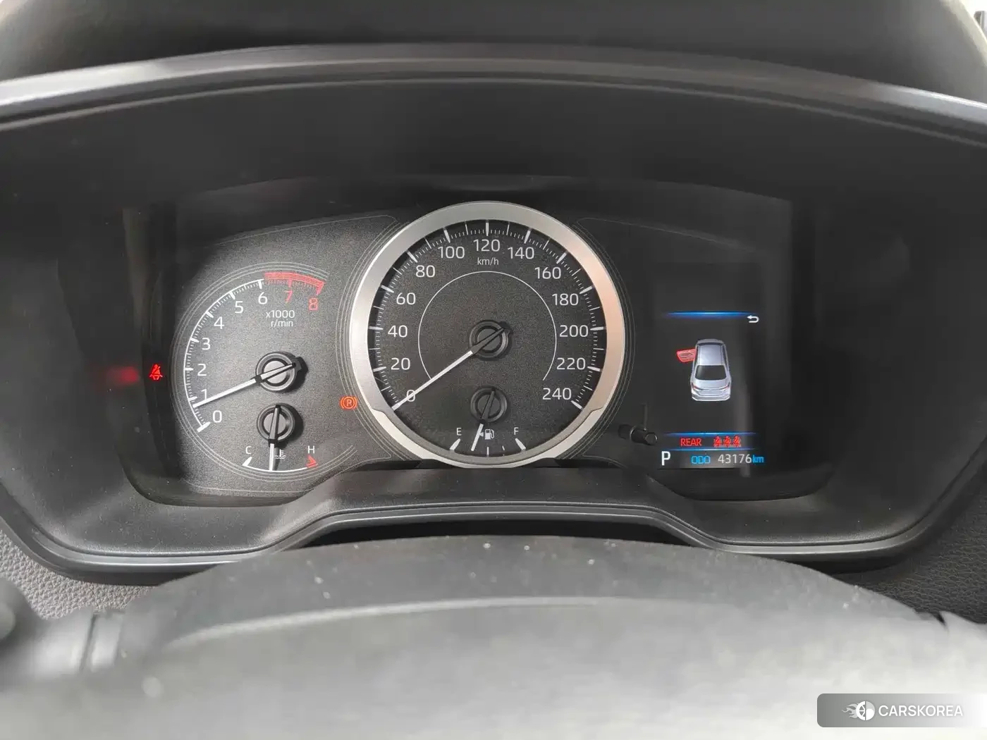 Toyota Corolla 2023 Белый из Китая, фото 3