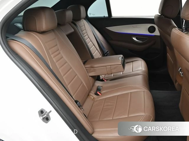 Mercedes-Benz E-Class W213 2021 Белый из Кореи, фото 3