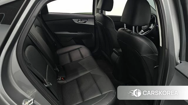 Kia The New K3 2nd generation 2021 Серебристо-серый из Кореи, фото 3