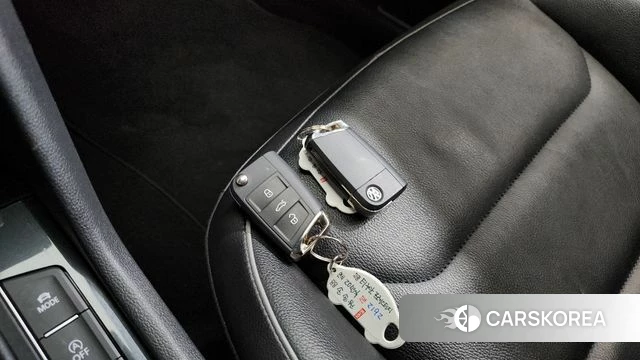 Volkswagen Tiguan second Generation 2020 Белый из Кореи, фото 3