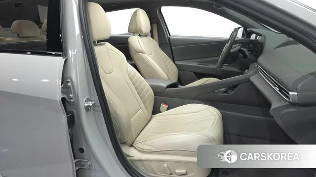 Hyundai Avante (CN7) 2022 Серебристо-серый из Кореи, фото 3