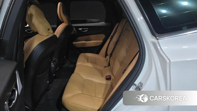 Volvo XC60 second Generation 2019 Белый из Кореи, фото 3