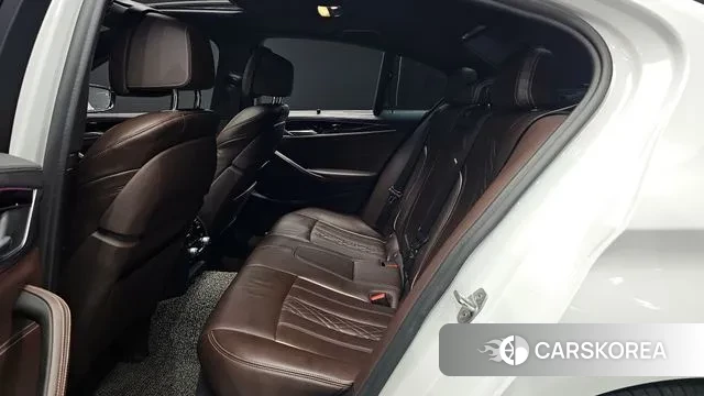 BMW 5 Series (G30) 2019 Белый из Кореи, фото 3