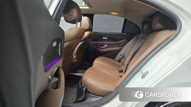 Mercedes-Benz E-Class W213 2018 Белый из Кореи, фото 3