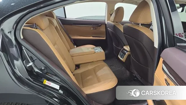 Lexus New ES300h 2018 Черный из Кореи, фото 3