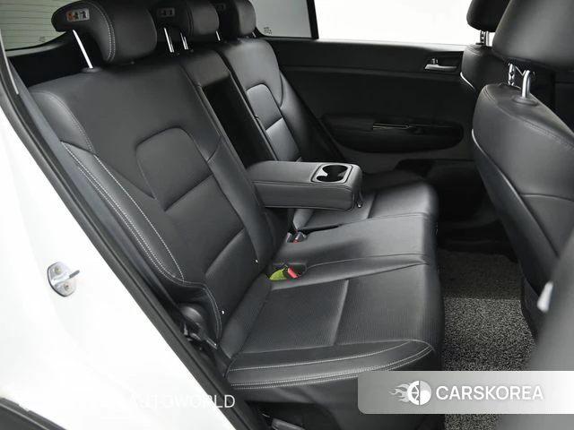 Kia Sportage 4th Generation 2018 Белый из Кореи, фото 3