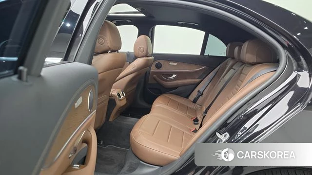 Mercedes-Benz E-Class W213 2021 Черный из Кореи, фото 3