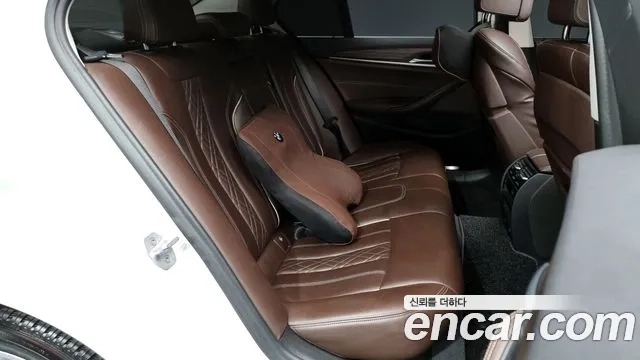 BMW 5 Series (G30) 2018 Белый из Кореи, фото 3