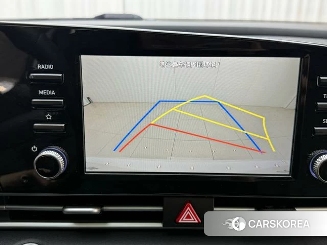 Hyundai Elantra 2023 Белый из Китая, фото 3