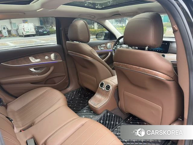 Mercedes-Benz E-class id 4209148 из Китая 3