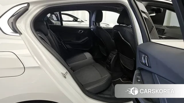 BMW 1 Series (F40) 2023 Белый из Кореи, фото 3