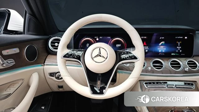 Mercedes-Benz E-Class W213 2021 Белый из Кореи, фото 3