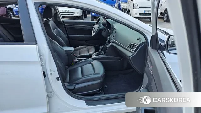 Hyundai Avante AD 2018 Белый из Кореи, фото 3
