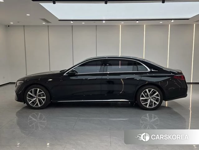 Mercedes-Benz E-class 2024 Черный из Китая, фото 3