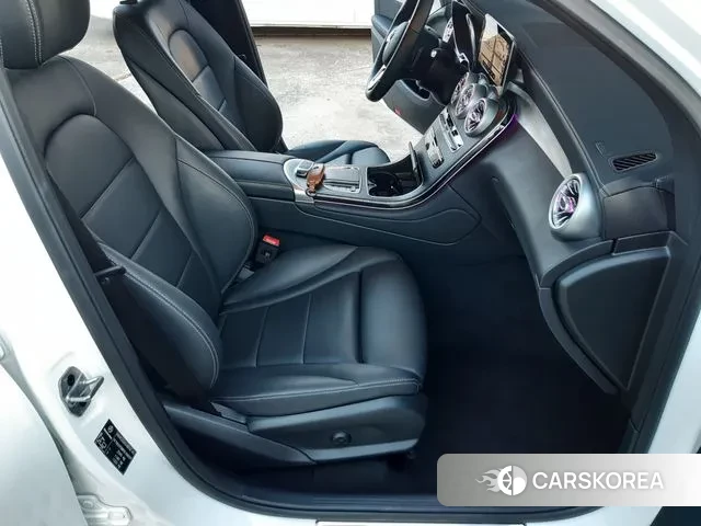 Mercedes-Benz GLC-Class X253 2023 Белый из Кореи, фото 3