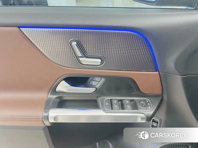 Mercedes-Benz GLB 2023 Черный из Китая, фото 3