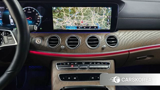 Mercedes-Benz E-Class W213 2021 Черный из Кореи, фото 3