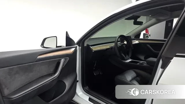 Tesla Model Y 2024 Белый из Кореи, фото 3