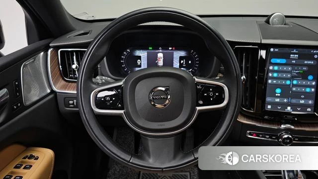 Volvo XC60 second Generation 2021 Черный из Кореи, фото 3