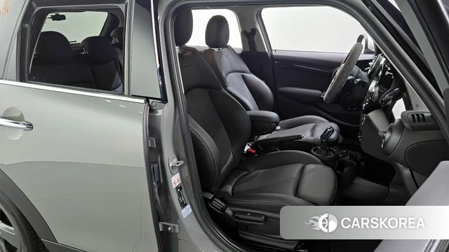 Mini Cooper 2021 Серебристо-серый из Кореи, фото 3