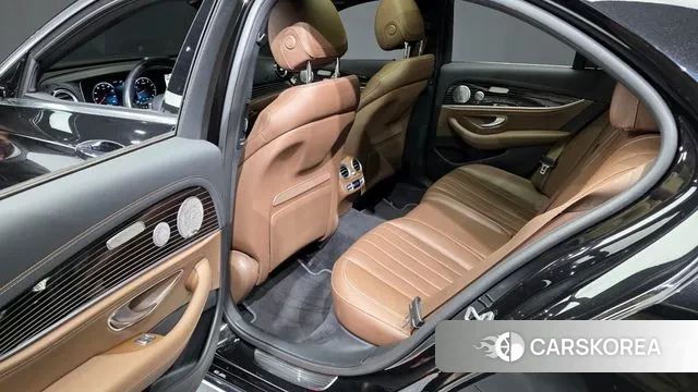 Mercedes-Benz E-Class W213 2021 Черный из Кореи, фото 3