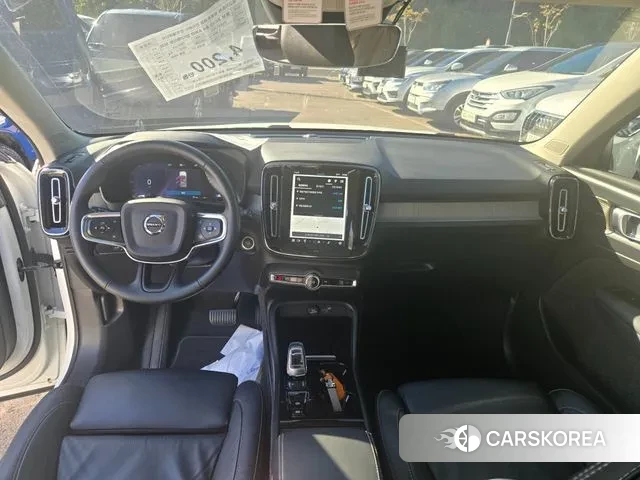 Volvo XC40 2022 Белый из Кореи, фото 3