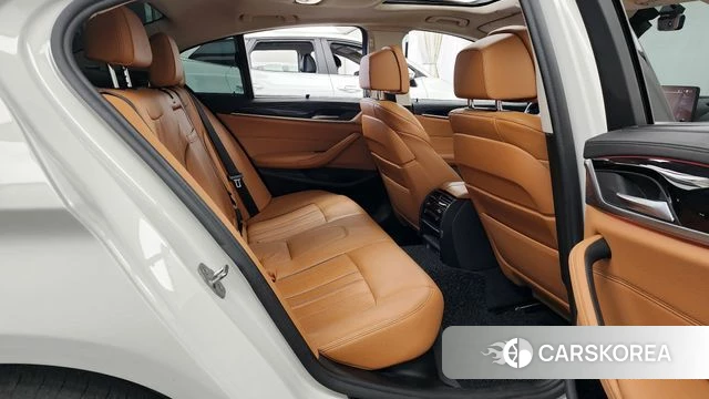 BMW 5 Series (G30) 2022 Белый из Кореи, фото 3