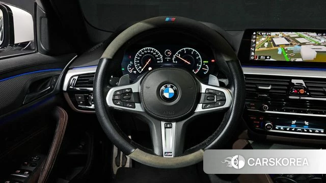 BMW 5 Series (G30) 2019 Белый из Кореи, фото 3