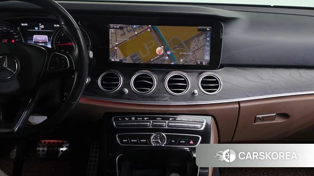 Mercedes-Benz E-Class W213 2018 Белый из Кореи, фото 3