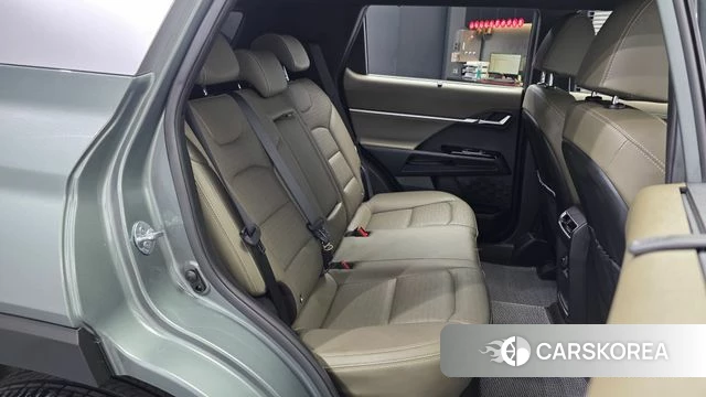Ssangyong Torres 2023 Темно-зеленый из Кореи, фото 3