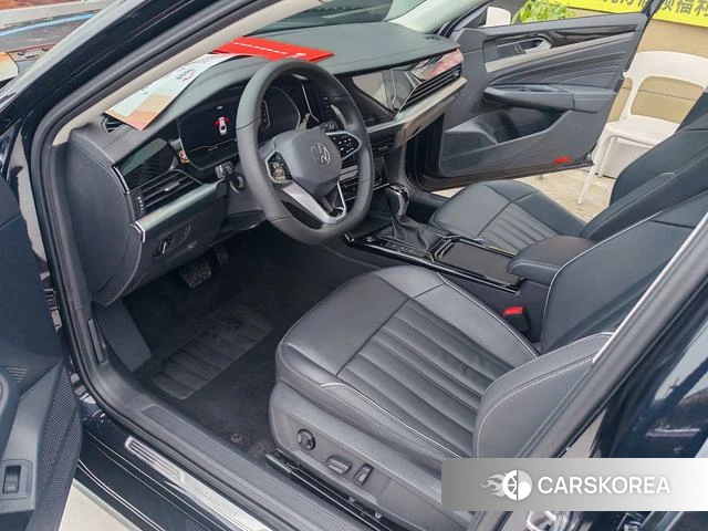 Volkswagen Passat 2023 Черный из Китая, фото 3