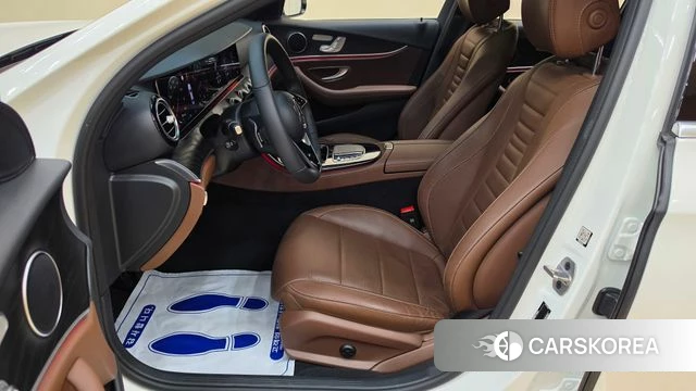Mercedes-Benz E-Class W213 2023 Белый из Кореи, фото 3