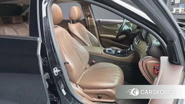 Mercedes-Benz E-Class W213 2019 Черный из Кореи, фото 3