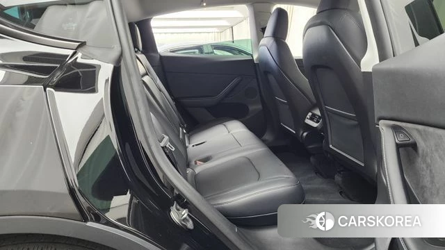 Tesla Model Y 2024 Черный из Кореи, фото 3